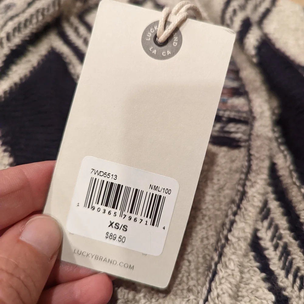 Geometric Patterned Cardigan - Picture 3 of 7